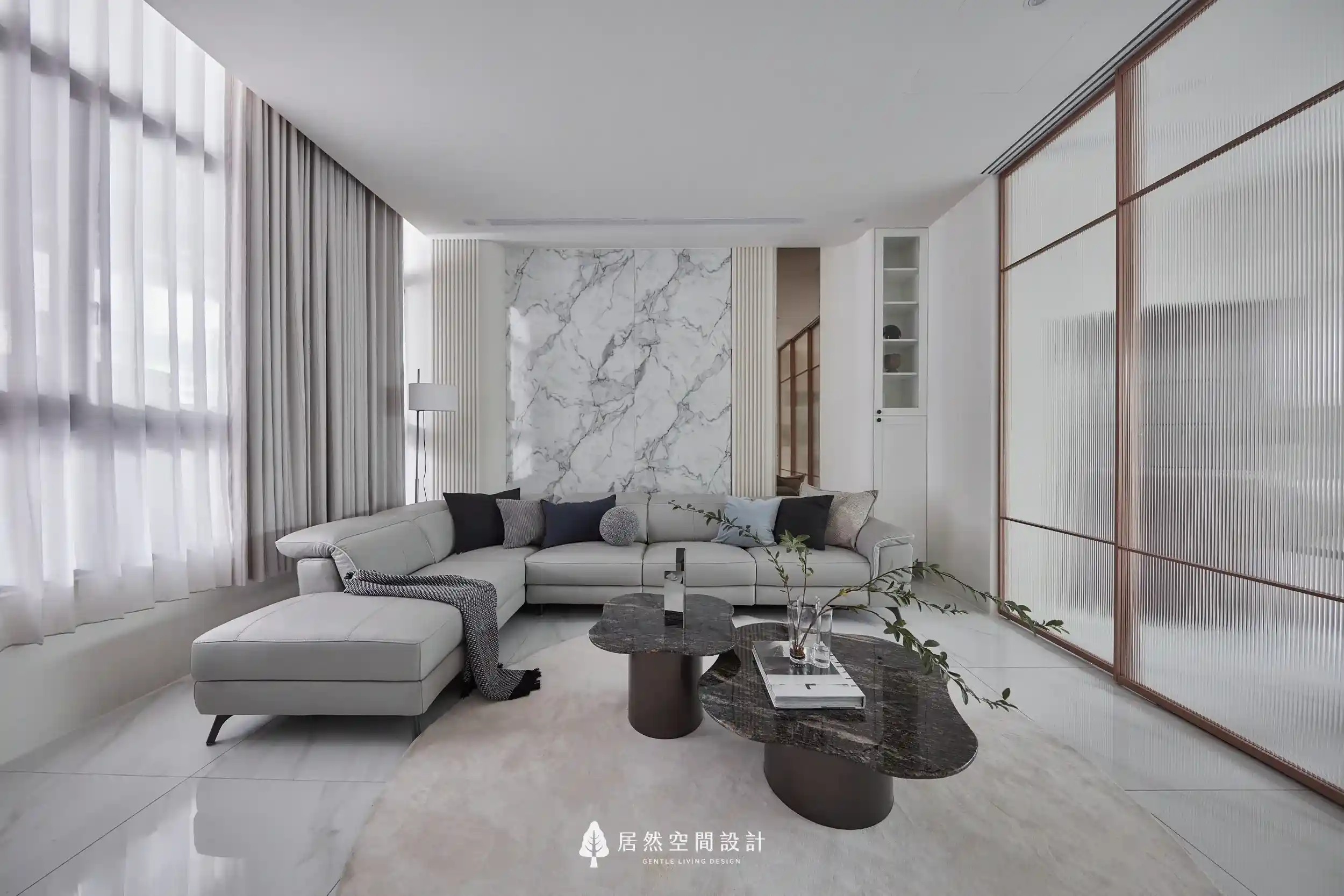 長虹玻璃屏風設計-縵里余余-居然空間設計